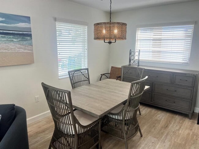 Building Photo - 6020 Midnight Pass Rd