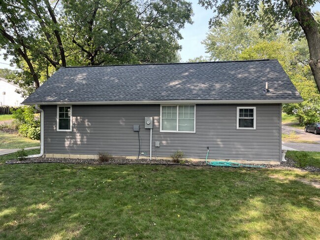 Building Photo - 322 Faversham