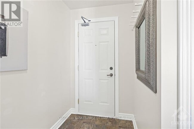 Building Photo - 304-304 Paseo Private