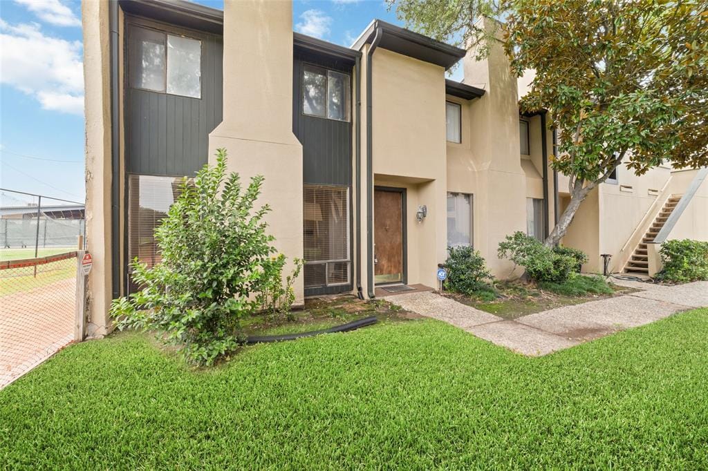 Primary Photo - 1116 Bering Dr