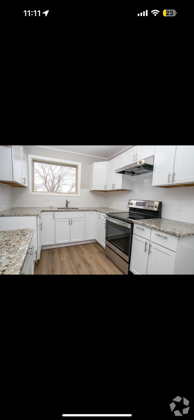 Building Photo - 303 Parker St