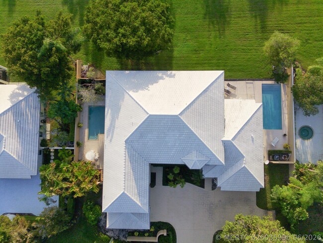Building Photo - 11877 Pebblewood Dr