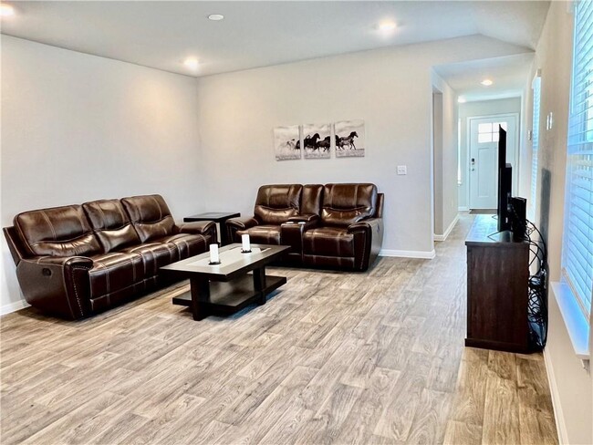 Building Photo - 602 Roaring Fork Ln
