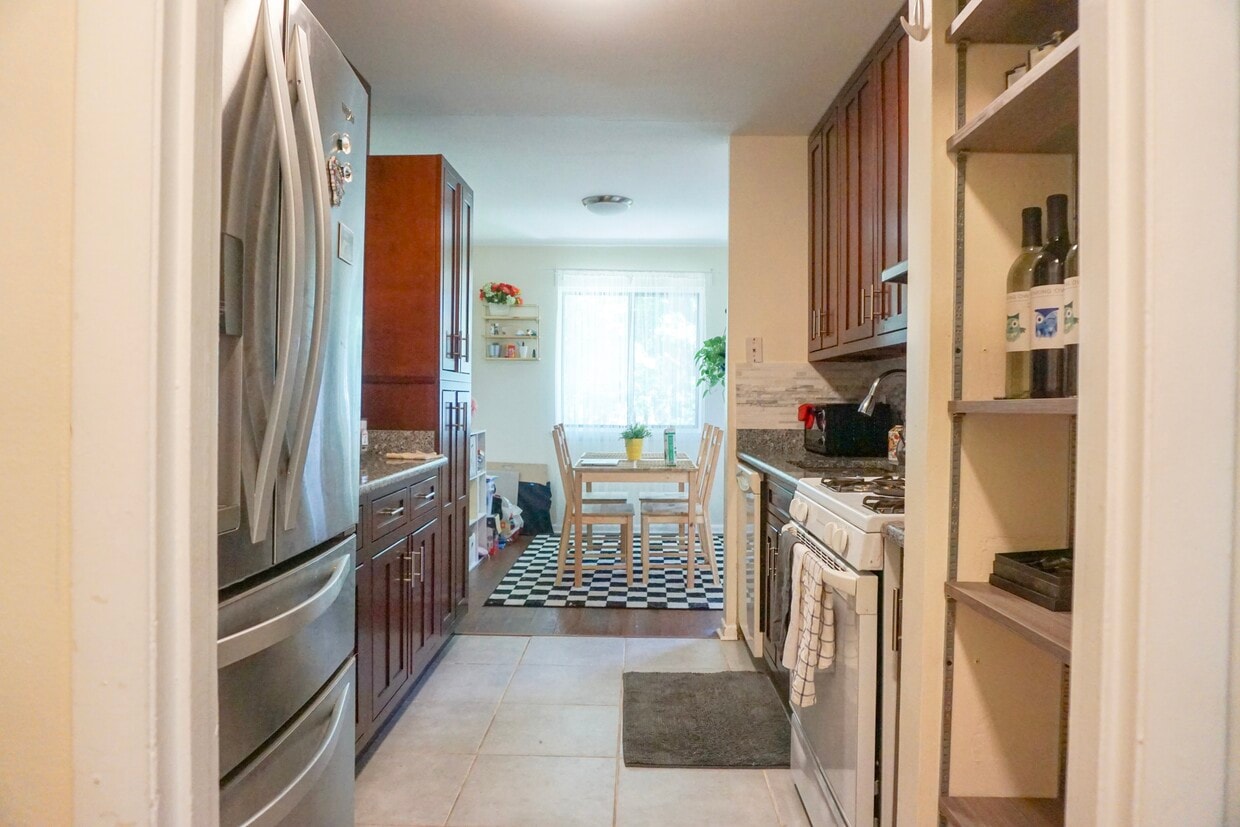 7615 Lee Hwy Unit 301, Falls Church, VA 22042 Condo for Rent in Falls