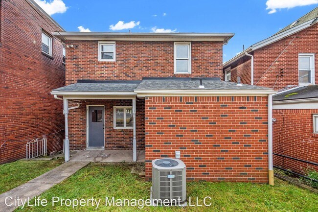 Foto del edificio - 3 br, 2 bath House - 1509 Maple Avenue
