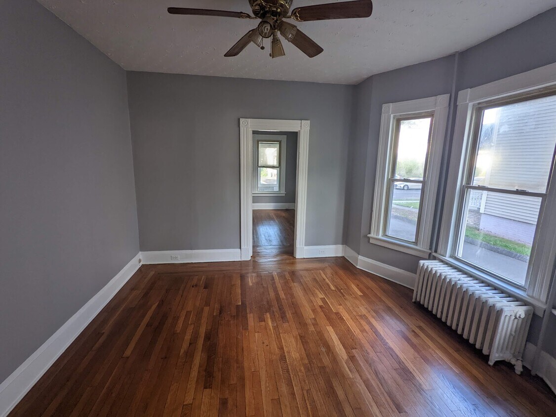 Building Photo - 440 3rd Ave