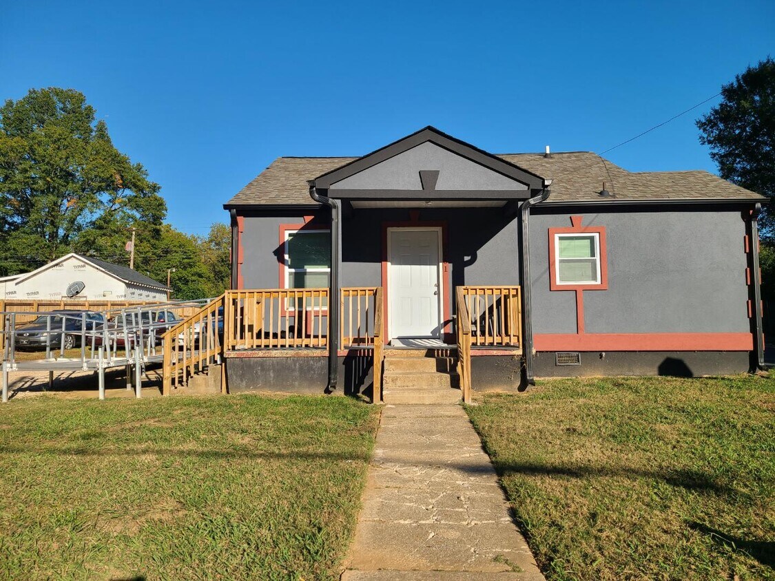 Primary Photo - 3061 Reid Ave