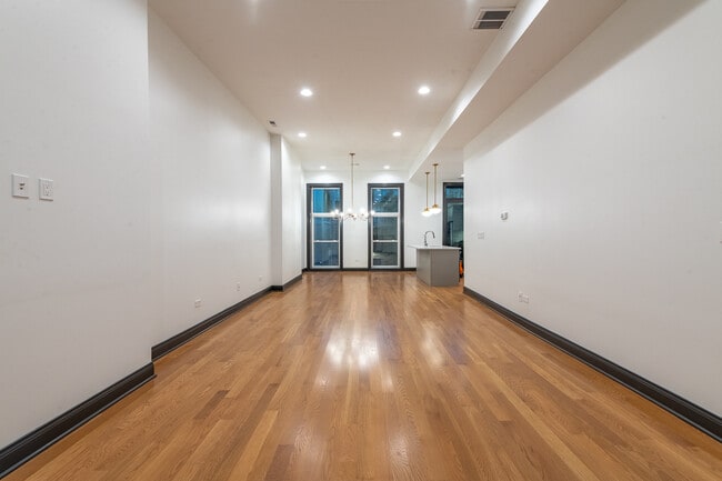 Foto del edificio - 28 N Throop St