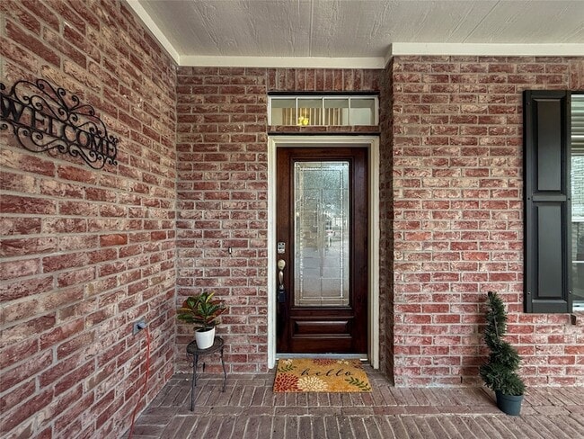 Building Photo - 1762 Lakeside Enclave Dr