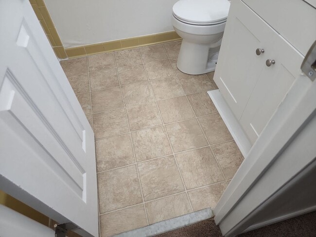 Building Photo - Section 8 accepted! Completely Remodeled S...