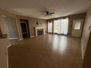 Building Photo - 2211 Cambridge Dale Ct