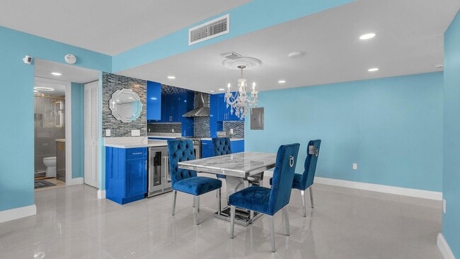 Building Photo - 5600 N Flagler Dr