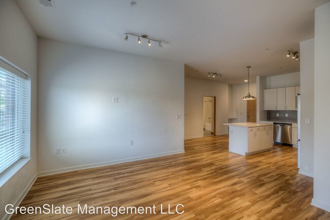 Building Photo - 401 S 41st St