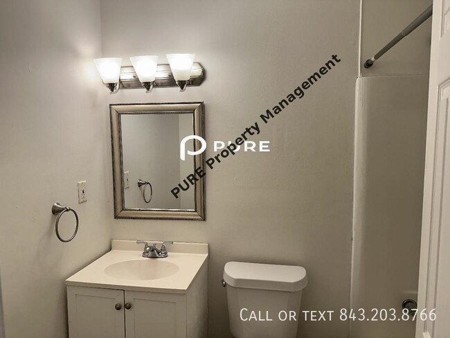 Building Photo - 364 Water Oak Dr