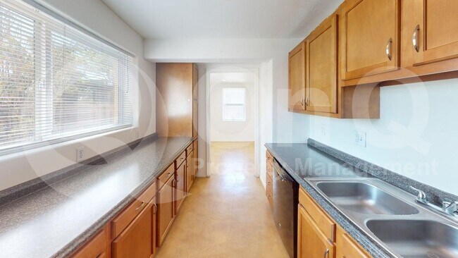 Foto del edificio - 216 E Waverly St