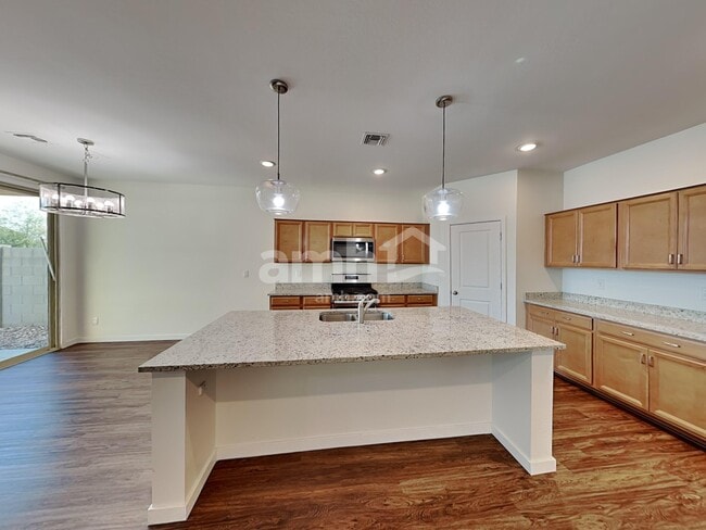 Building Photo - 7161 E Bobwhite Ct