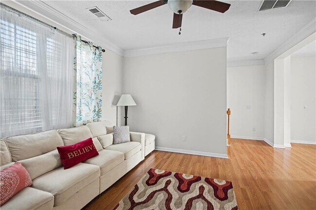 Foto del edificio - 102 Weatherstone Square Dr