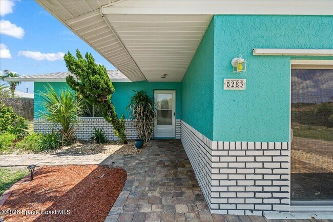 Foto del edificio - 5283 Palmetto Dr