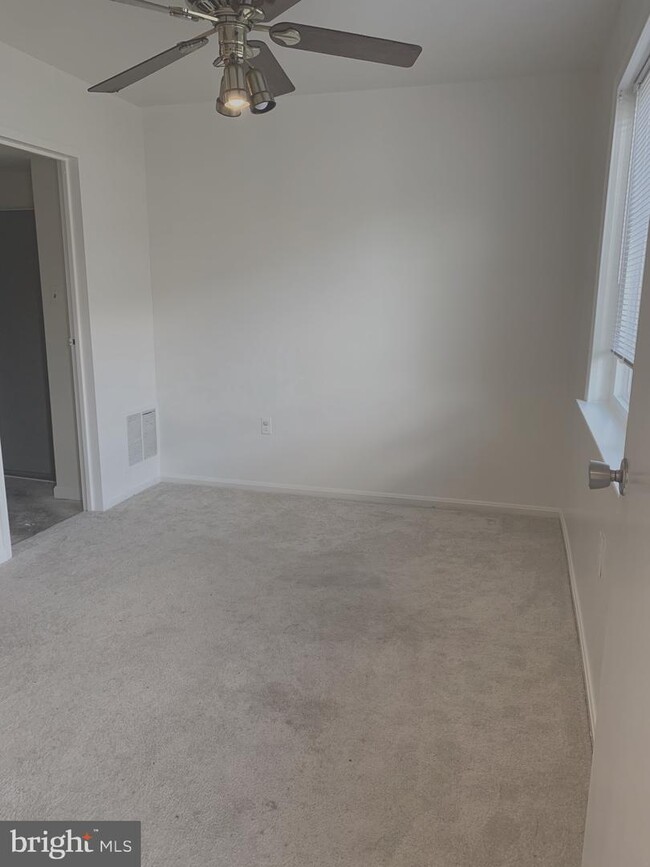 Building Photo - 4566 Conwell Dr