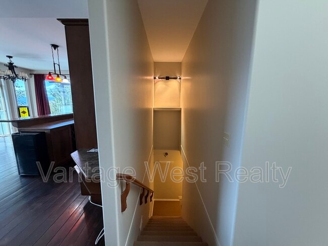 Building Photo - 1539 Wilmot Ave