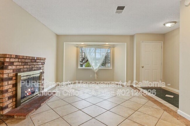 Building Photo - 3625 Dewitt Ct
