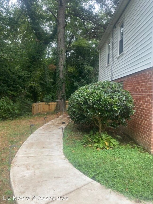 Building Photo - 1 br, 1 bath House - 127 Davis Drive