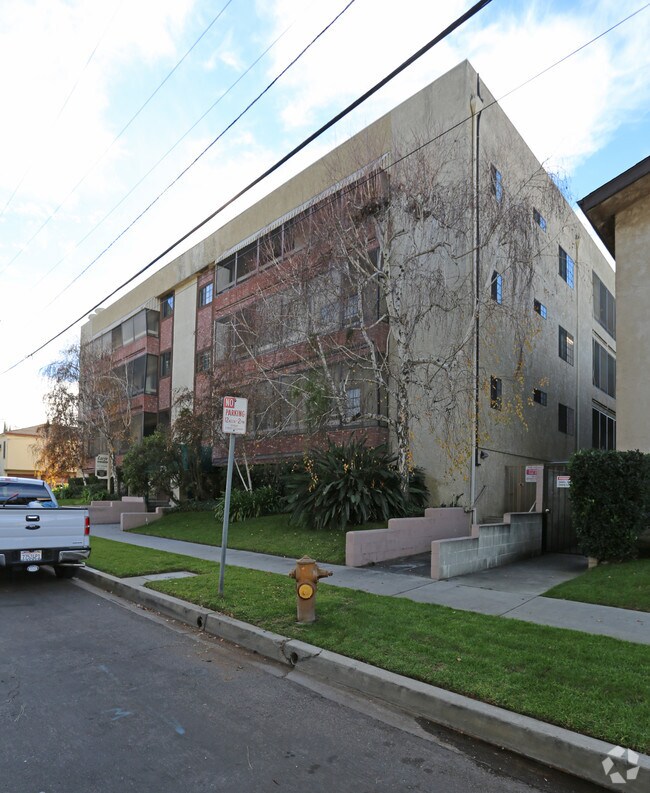 Building Photo - 5221 Bellingham Ave