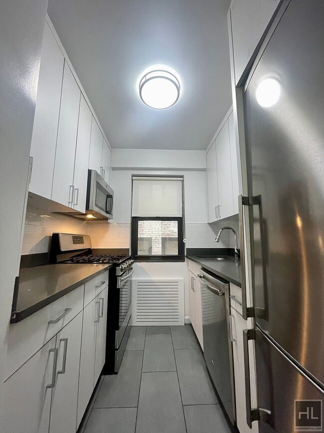 Building Photo - EAST 56 STREET