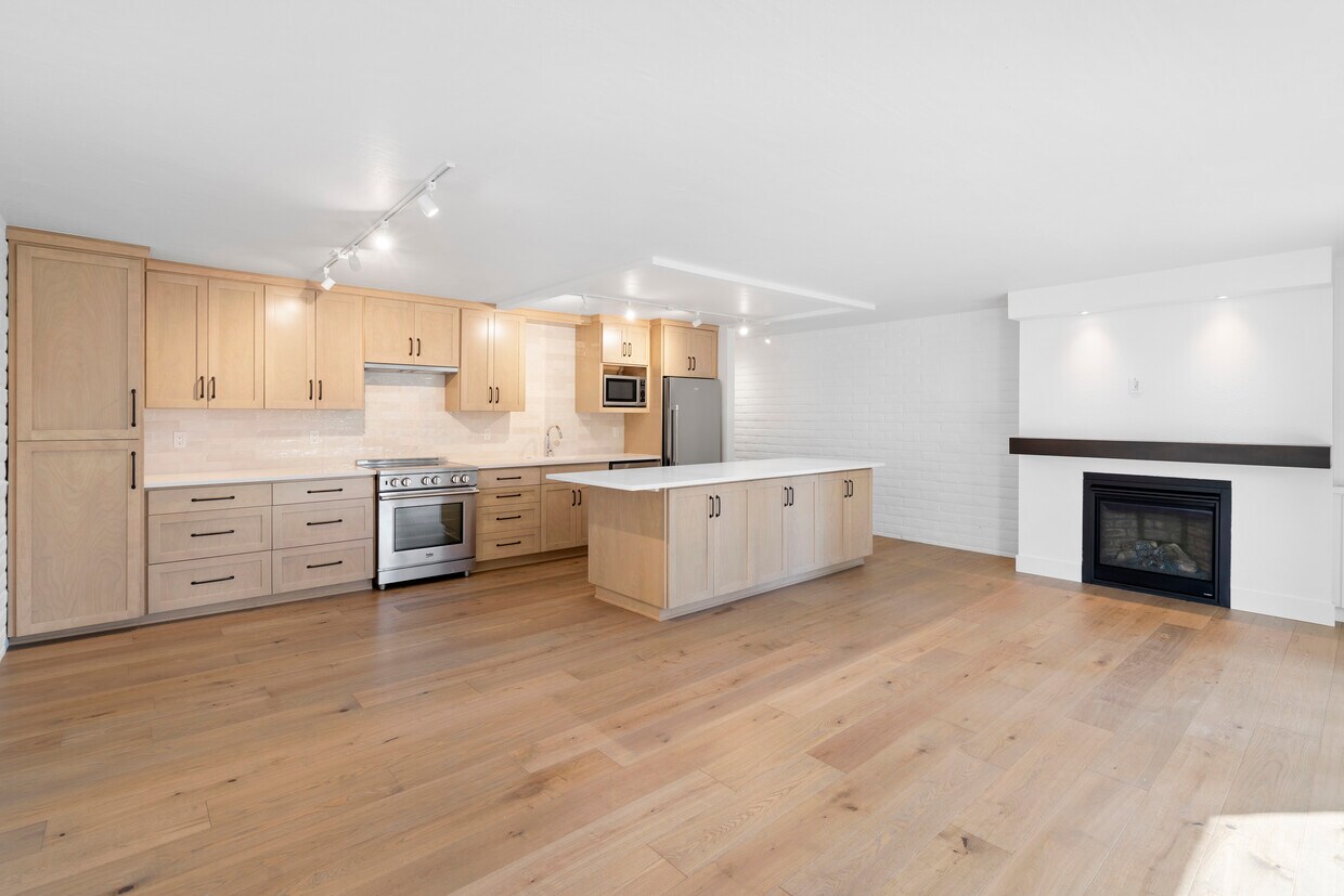 9909 NE 1st St Unit 206, Bellevue, WA 98004 Condo for Rent in