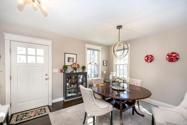 Foto del edificio - 108-110-110 Elm St