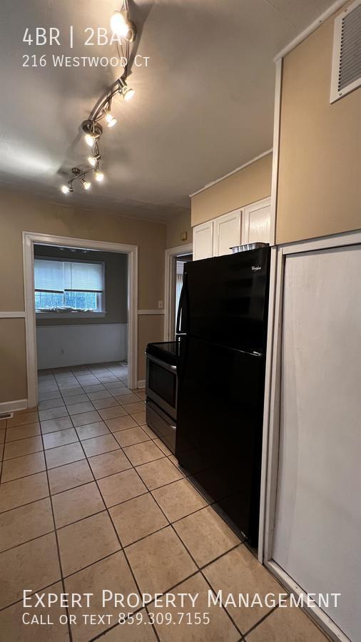 Foto del edificio - 216 Westwood Ct