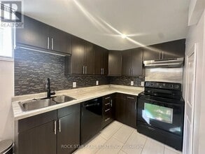 Building Photo - 38 Clarendon Ave