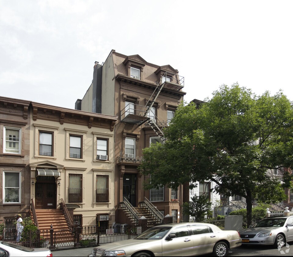 Primary Photo - 1119 Bergen St