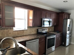 Building Photo - 2793 SW 31st Pl
