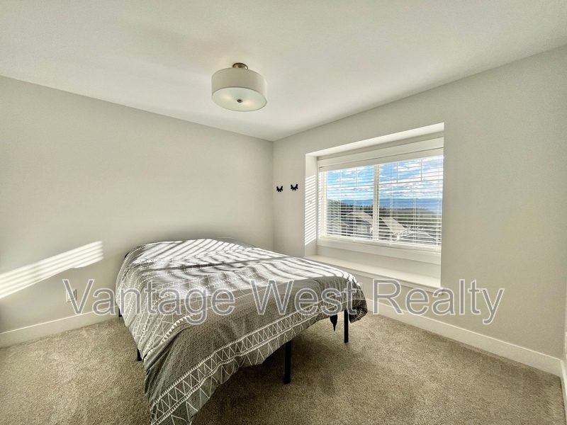 Photo principale - 2460 Tallus Heights Dr