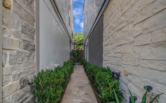 Foto del edificio - 11012 Ayrshire Park Ln