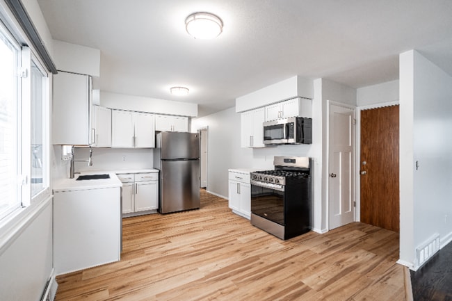 Foto del edificio - 638 S 66th St