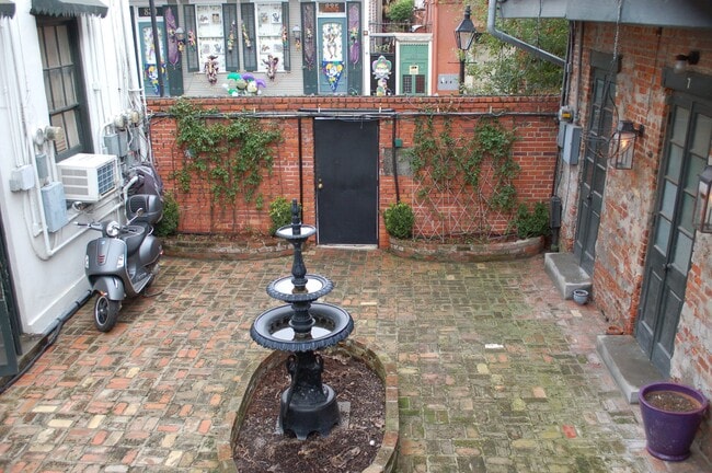 Photo - 840 Ursulines Ave (New Orleans, LA) House