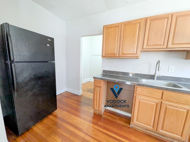 Building Photo - 31 Charter Oak Pl