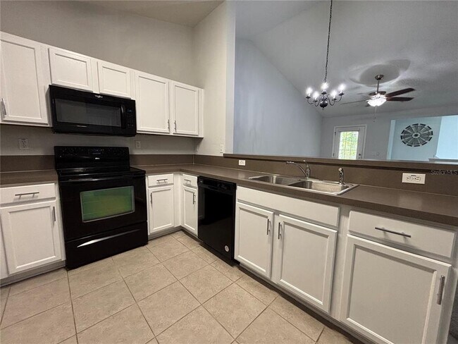 Foto del edificio - 575 Oakleaf Plantation Pkwy