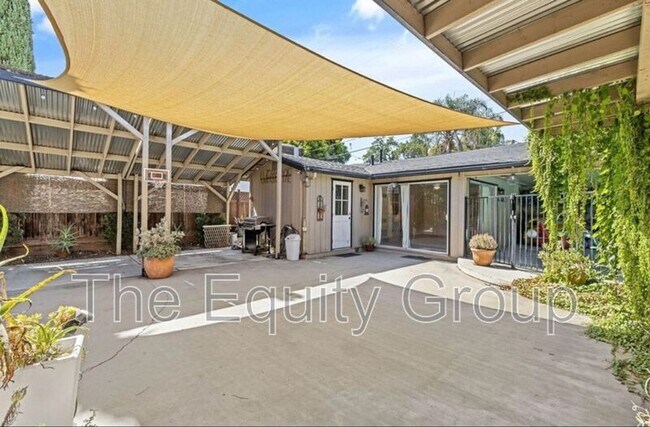 Foto del edificio - 1708 W Myrtle Ave