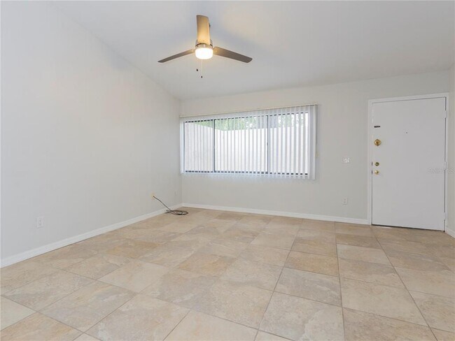 Building Photo - 2508 SW 35th Pl