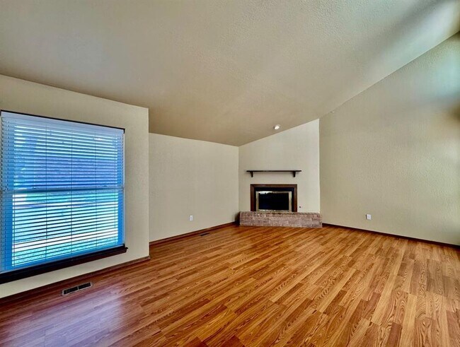 Foto del edificio - 415 Timberwind Rd