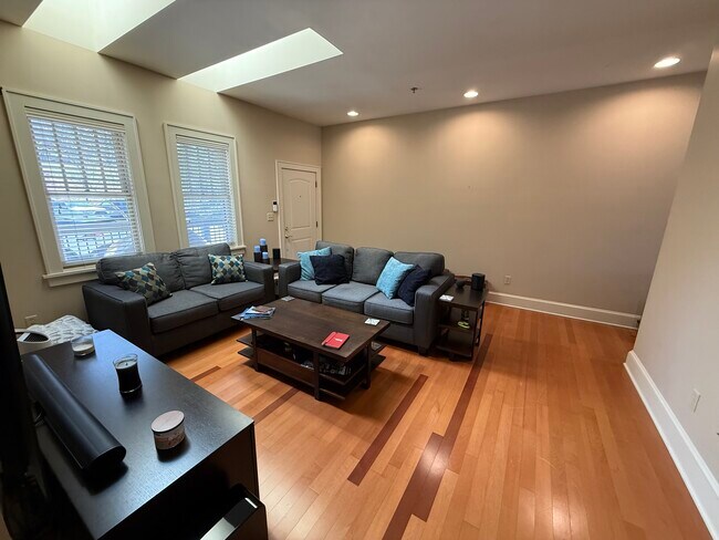 Foto del edificio - 10 Fall Pippin Ln