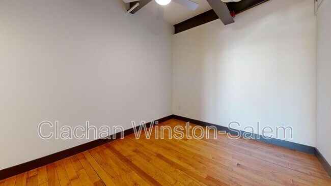 Foto del edificio - 101 E. Sixth St.