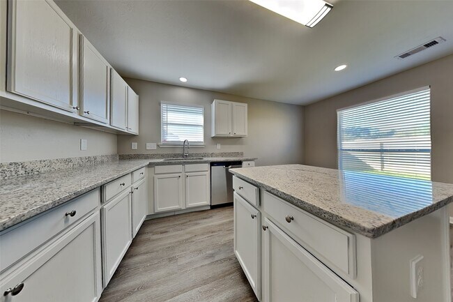 Building Photo - 29207 Fox Fountain Ln