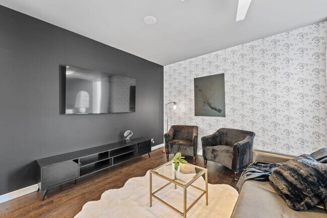 Foto del edificio - 2223 W Race Ave