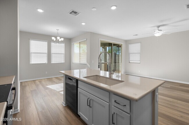 Foto del edificio - 24094 N 162nd Ln