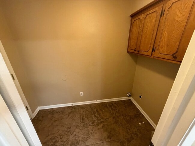 Foto del edificio - 3411 Denson Dr