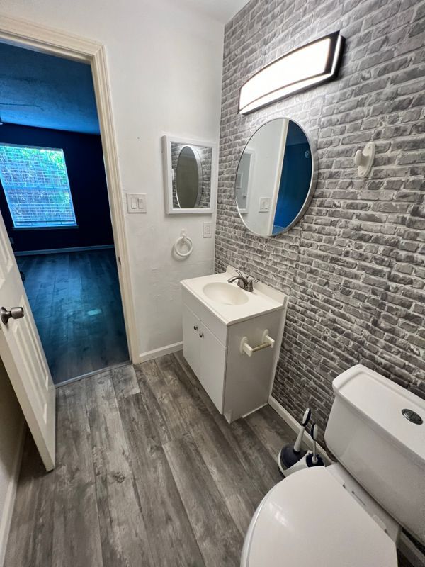 Foto principal - 9700 Leawood Blvd